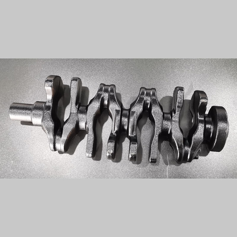 Éteinture et trempage d'un vilebrequin en acier forgé à la pression pour moteur automobile à 4 cylindres